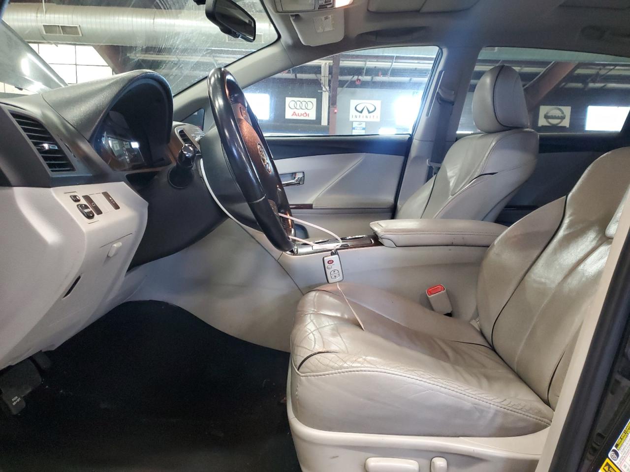 2010 Toyota Venza - Image 7