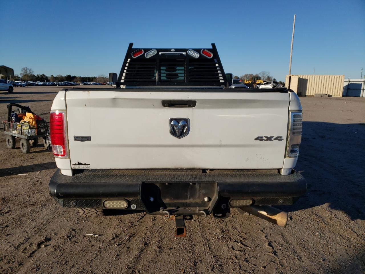 2016 RAM 3500 - Image 6