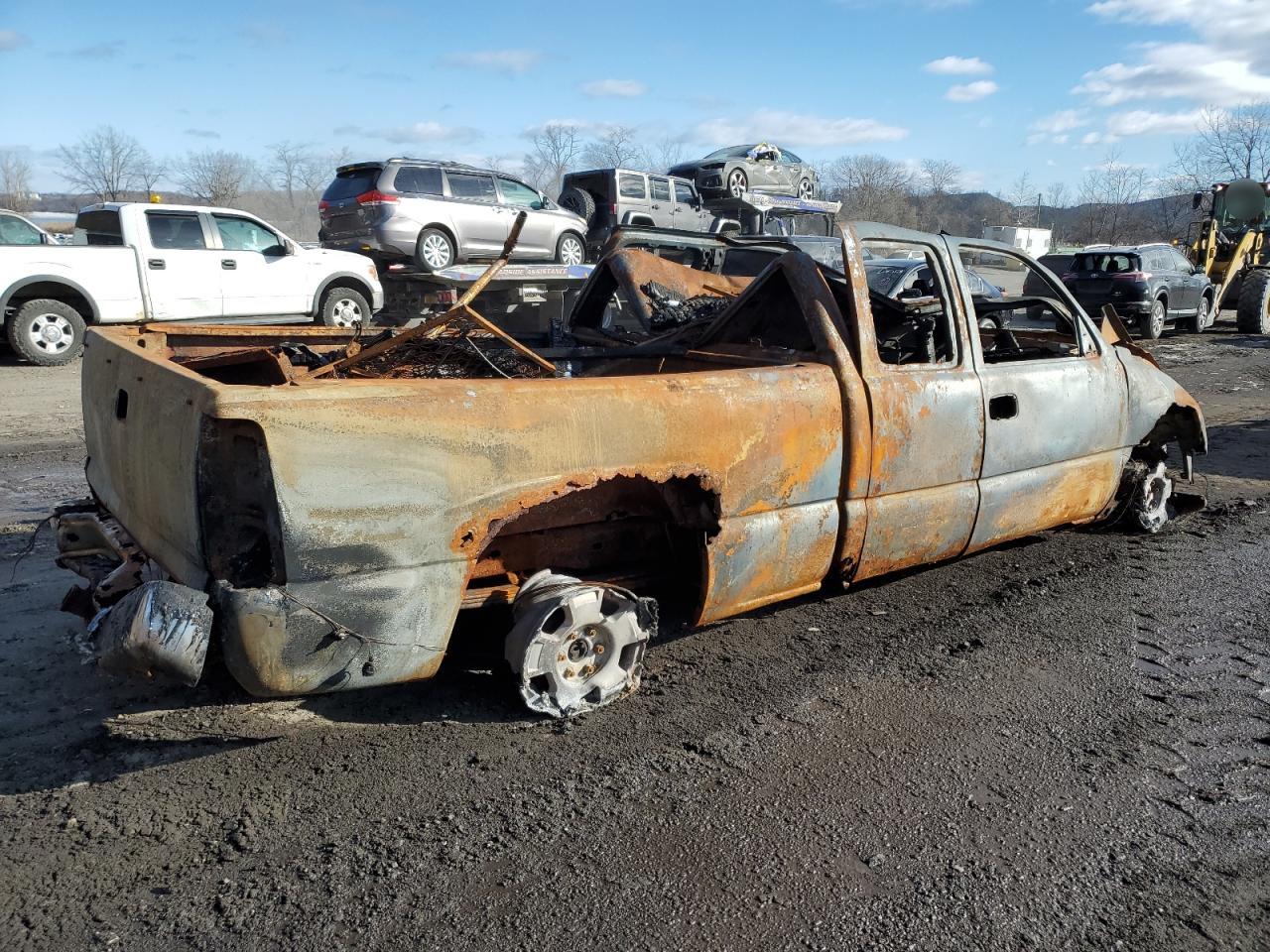 2005 Chevrolet Silverado - Image 3