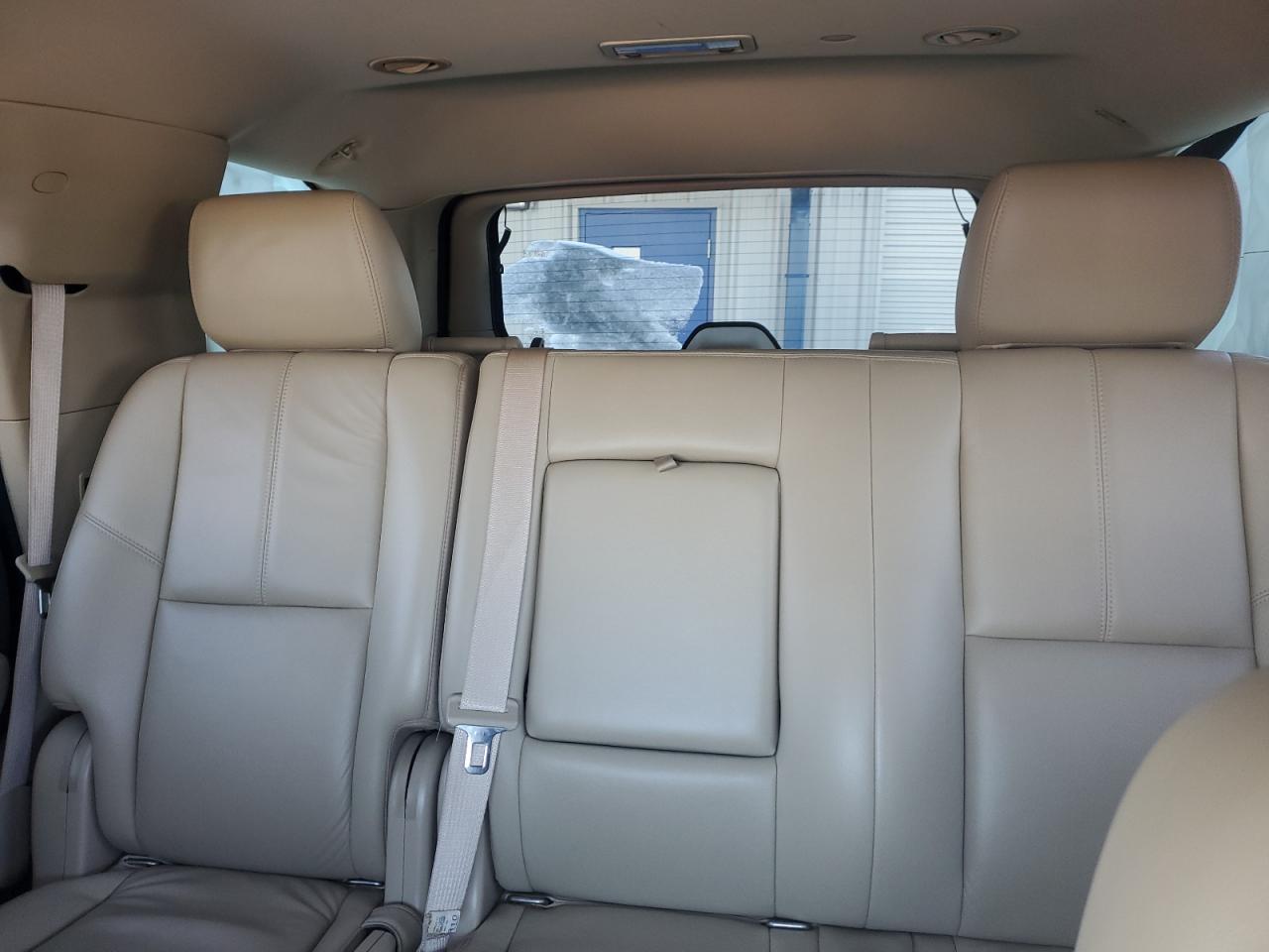 2011 GMC Yukon - Image 10