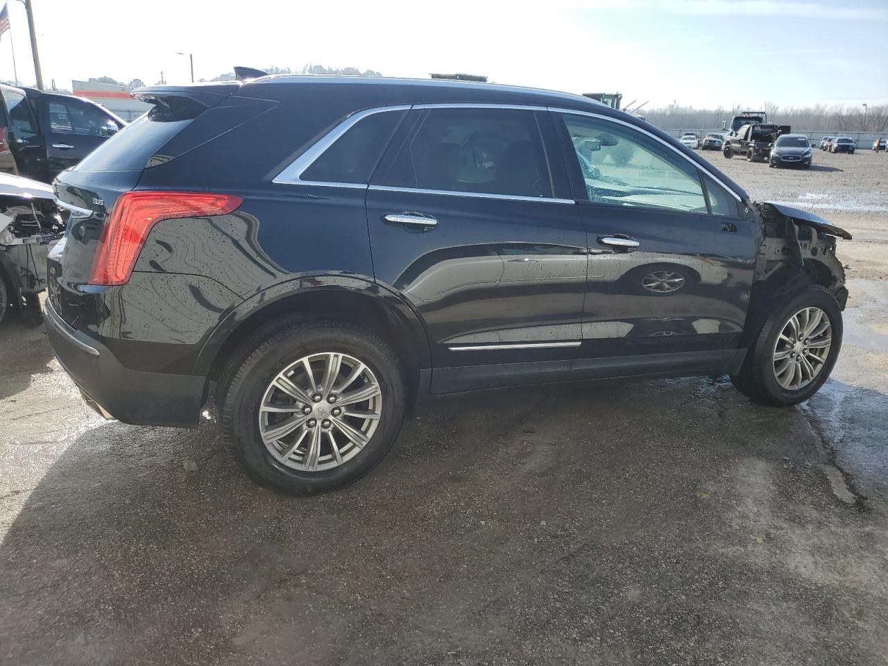 2017 Cadillac XT5 - Image 3