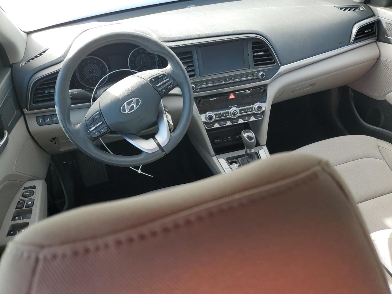 2020 Hyundai Elantra - Image 8