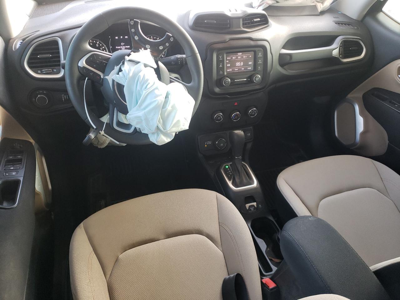 2018 Jeep Renegade - Image 8
