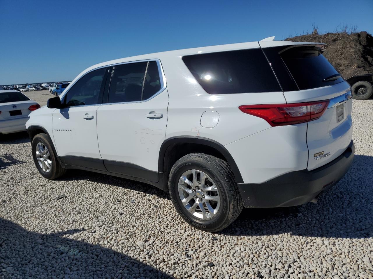 2020 Chevrolet Traverse - Image 2