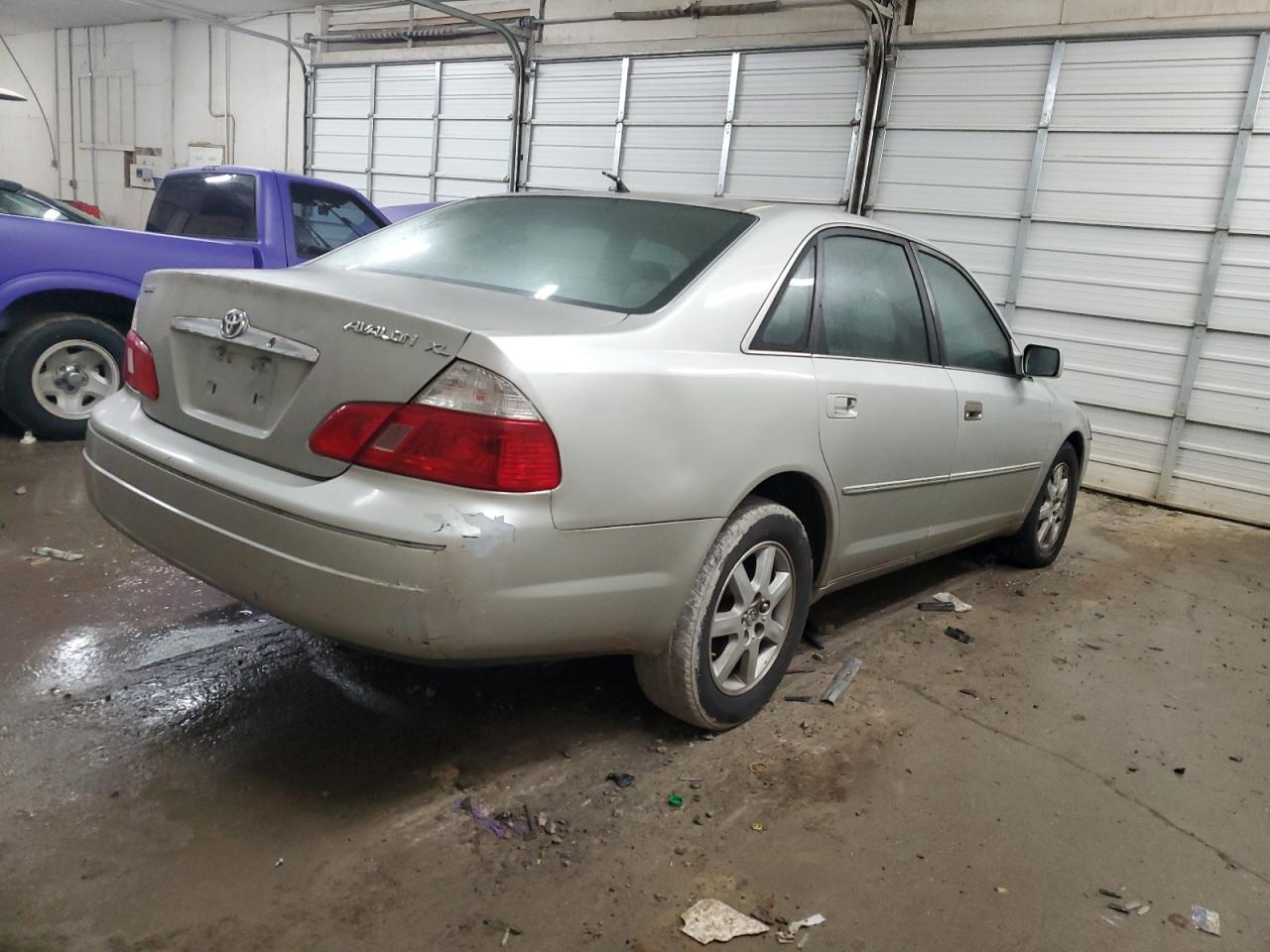 2003 Toyota Avalon - Image 3