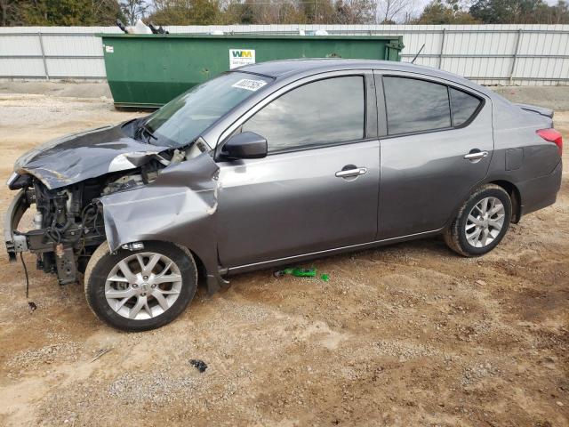  NISSAN VERSA 2018 Серый