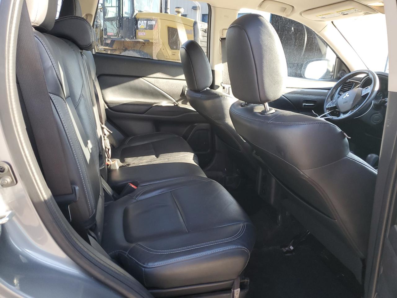 2020 Mitsubishi Outlander - Image 11