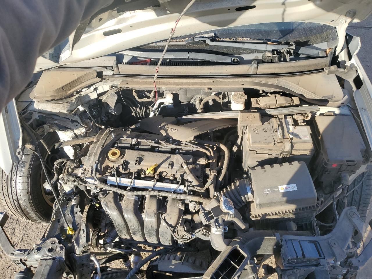 2017 Hyundai Elantra - Image 12