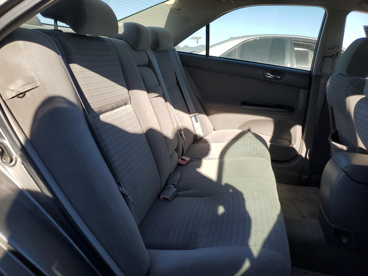 2005 Toyota Camry - Image 10