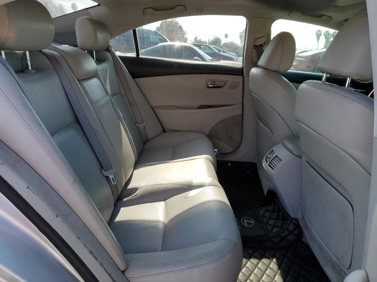 2007 Lexus ES - Image 10