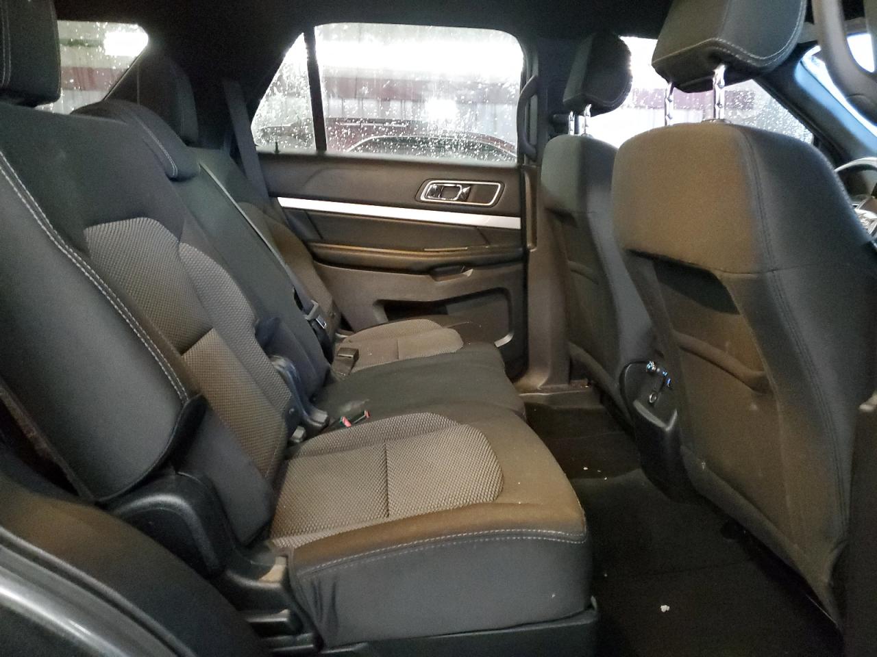 2017 Ford Explorer - Image 11