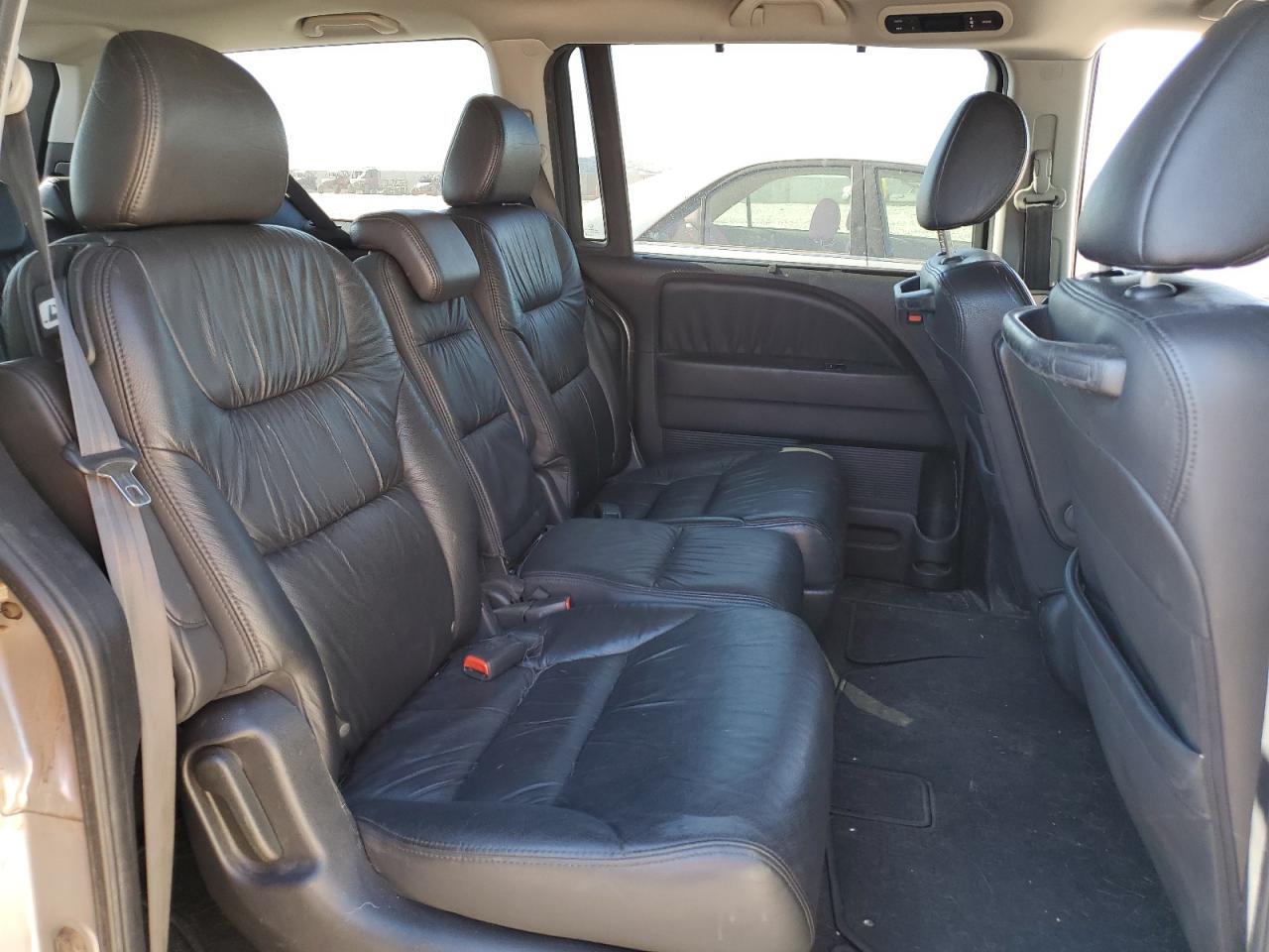 2010 Honda Odyssey - Image 11