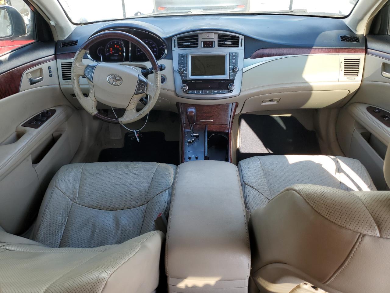 2012 Toyota Avalon - Image 8