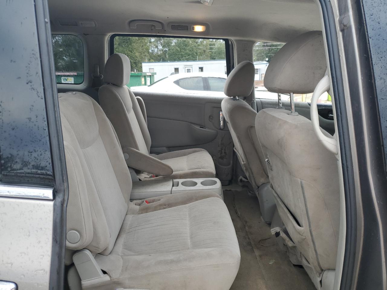 2017 Nissan Quest - Image 11