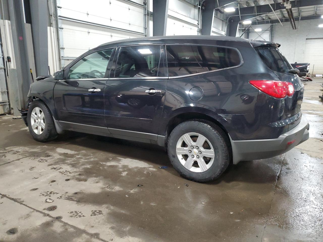 2010 Chevrolet Traverse - Image 2