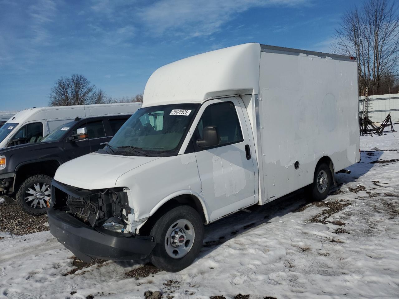 2014 GMC Savana - Image 1