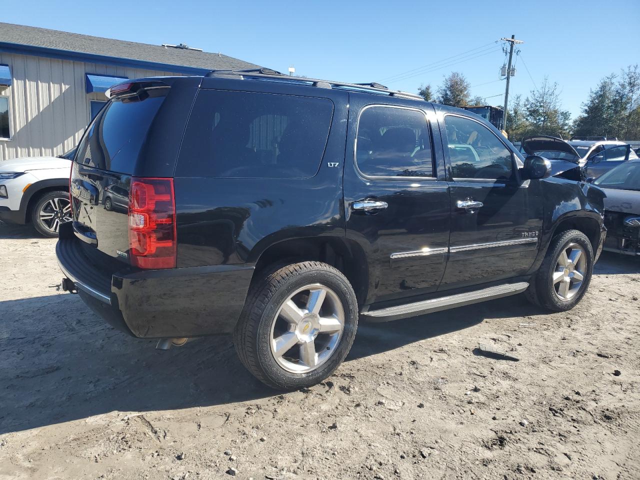 2011 Chevrolet Tahoe - Image 3