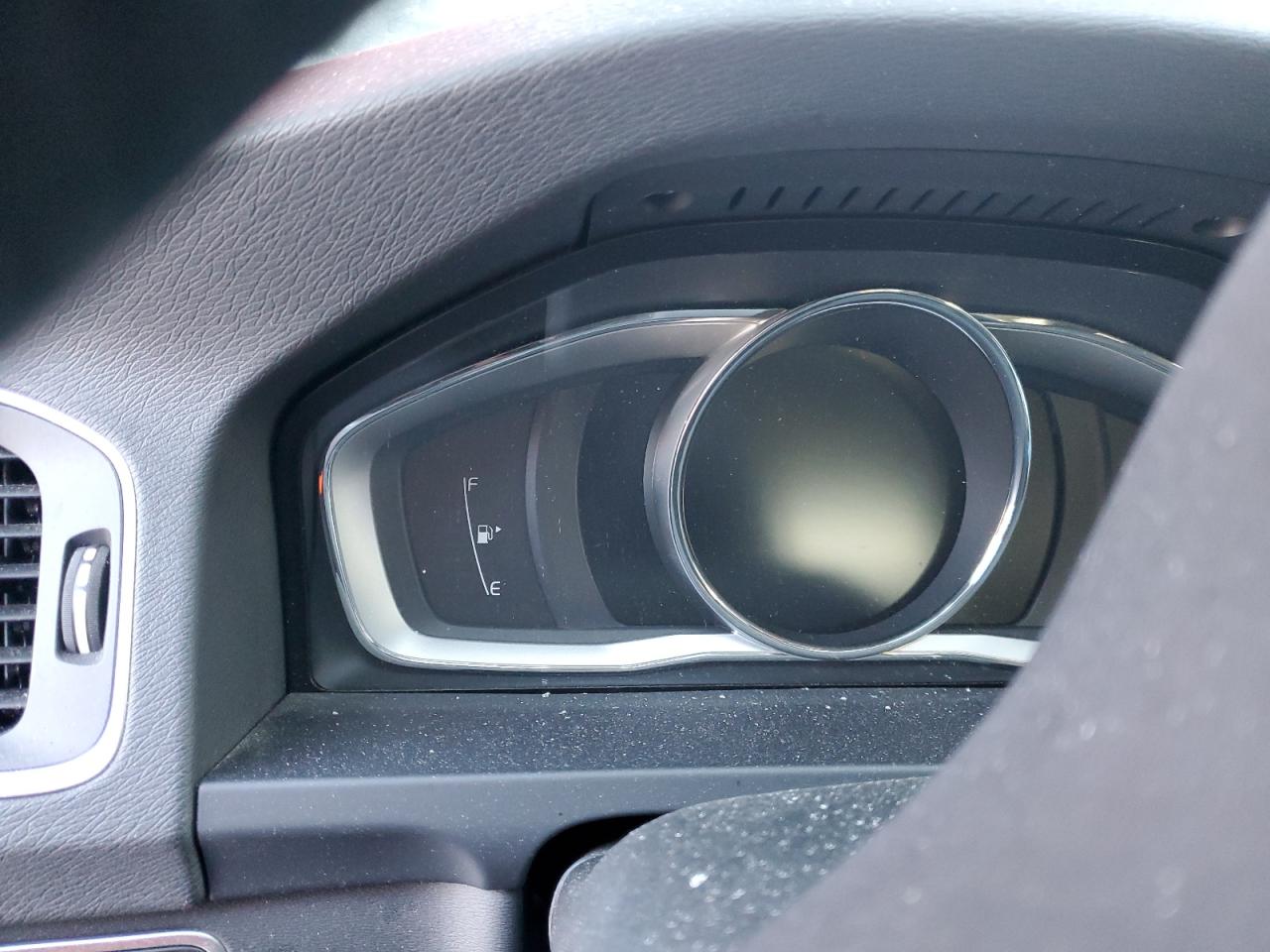 2016 Volvo S60 - Image 9