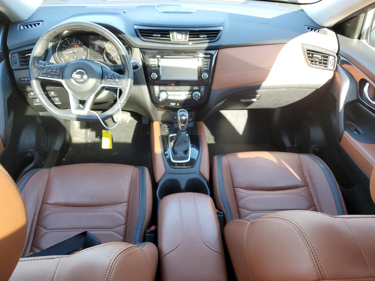 2018 Nissan Rogue - Image 8