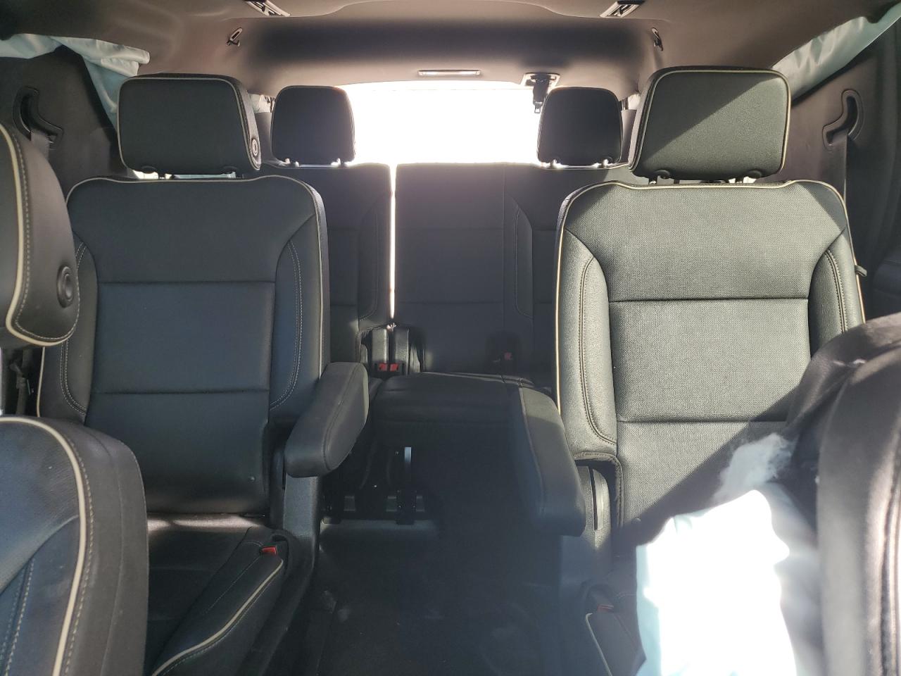 2022 GMC Yukon - Image 10