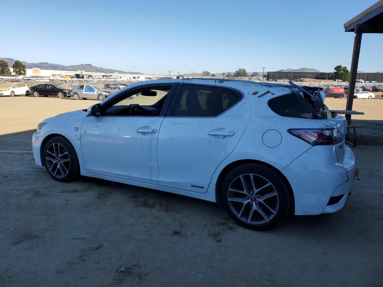 2015 Lexus CT - Image 2