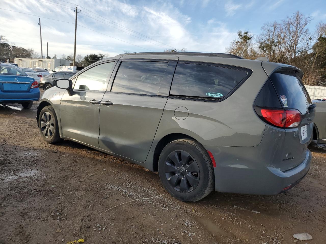 2020 Chrysler Pacifica - Image 2