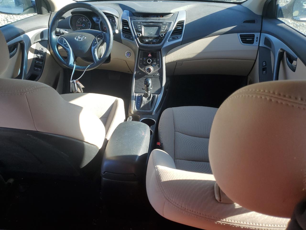 2016 Hyundai Elantra - Image 8