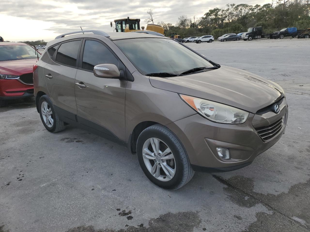 VIN KM8JU3AC8DU592910 2013 HYUNDAI TUCSON no.4