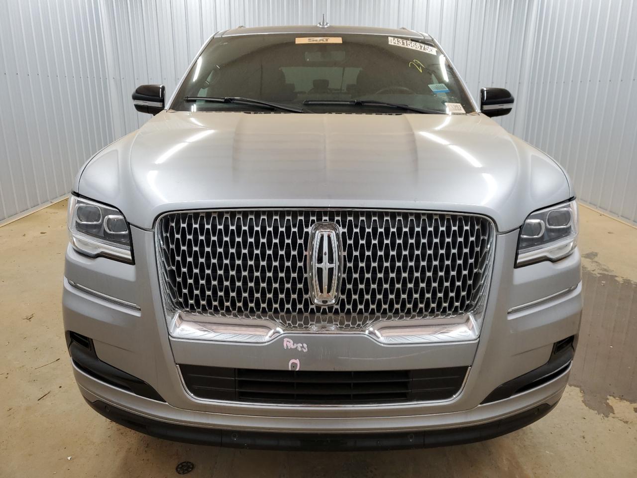 2023 Lincoln Navigator - Image 5