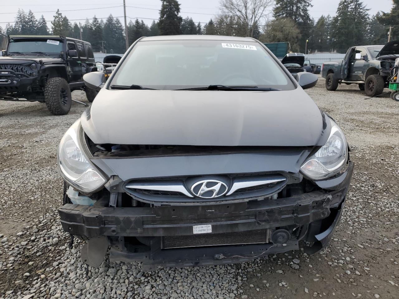 2013 Hyundai Accent - Image 5