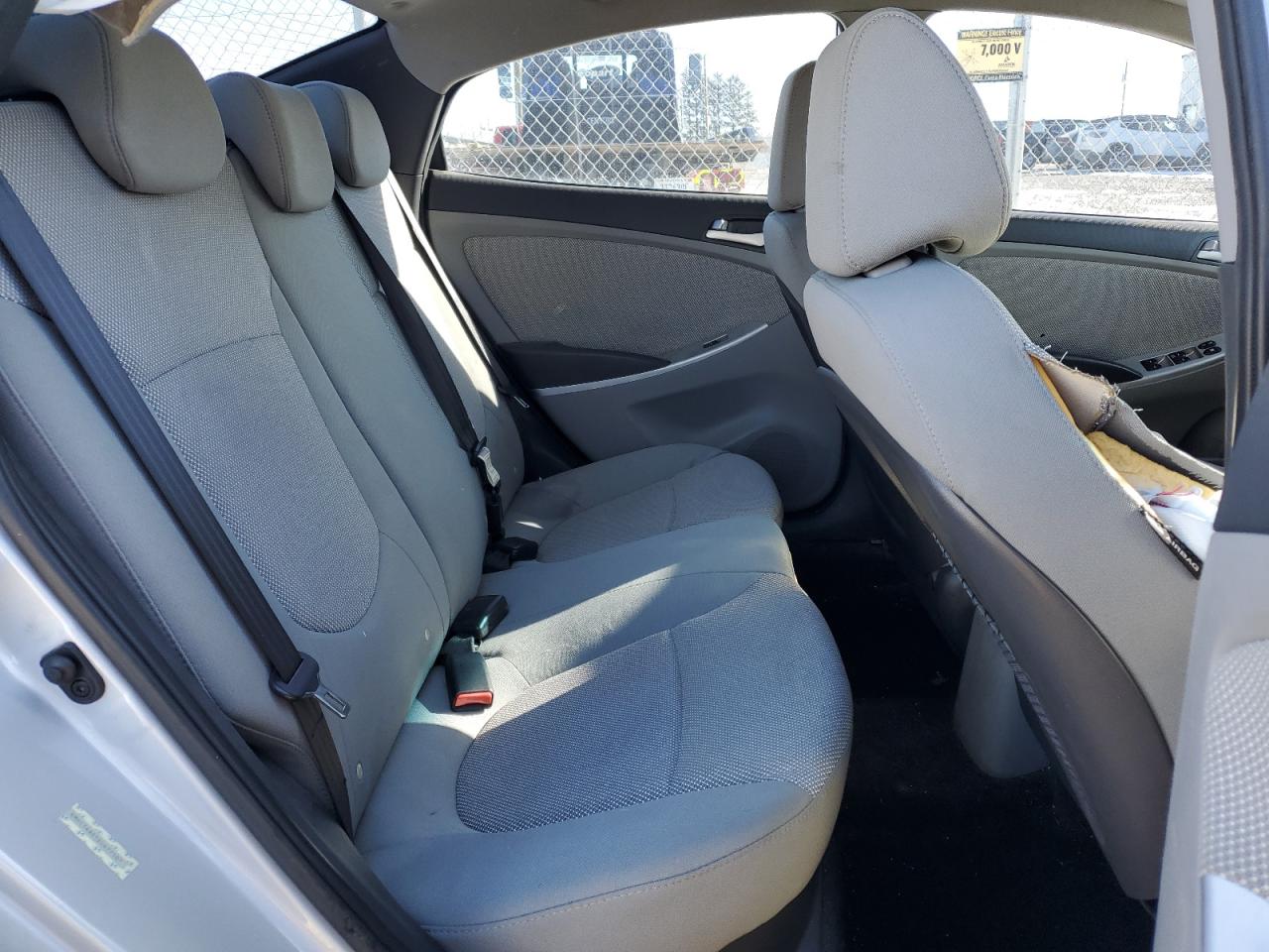 2013 Hyundai Accent - Image 11
