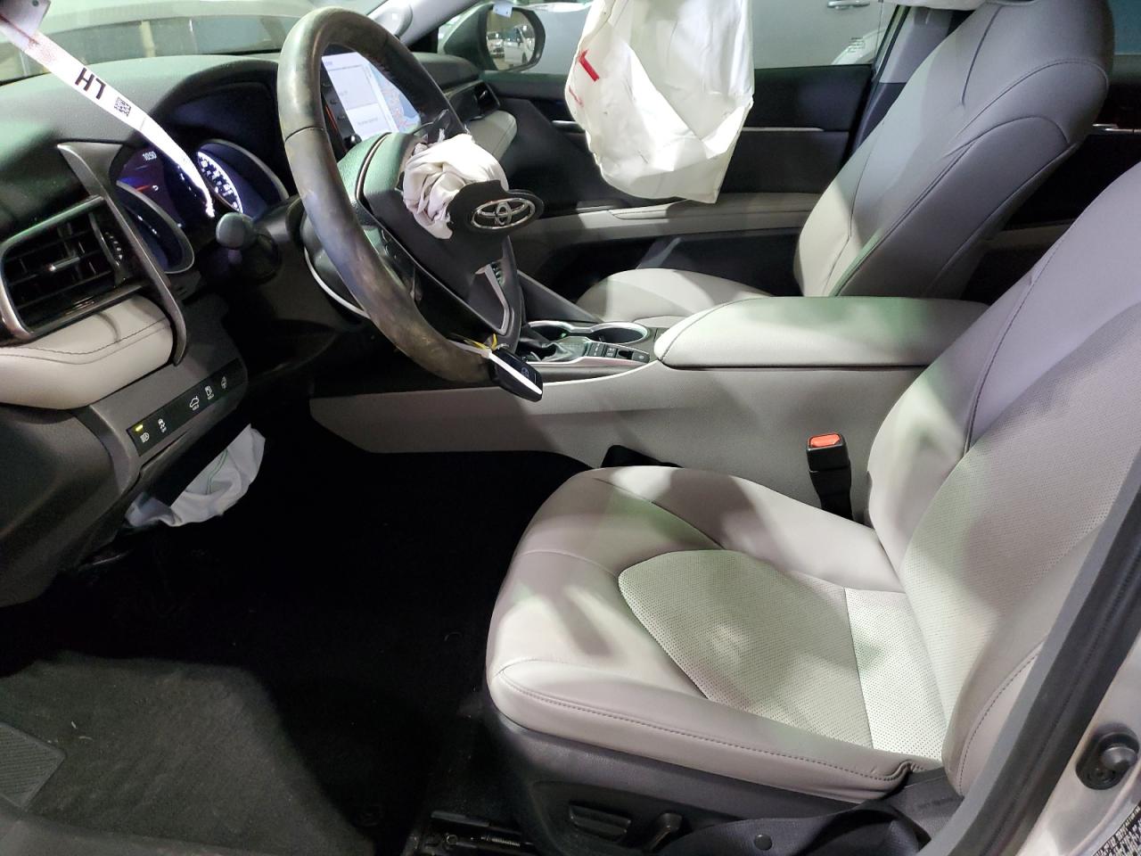2022 Toyota Camry - Image 7