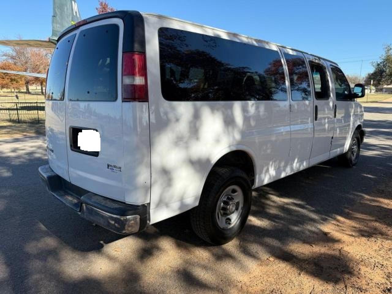 VIN 1GAZGPFG9H1176592 2017 CHEVROLET EXPRESS no.4