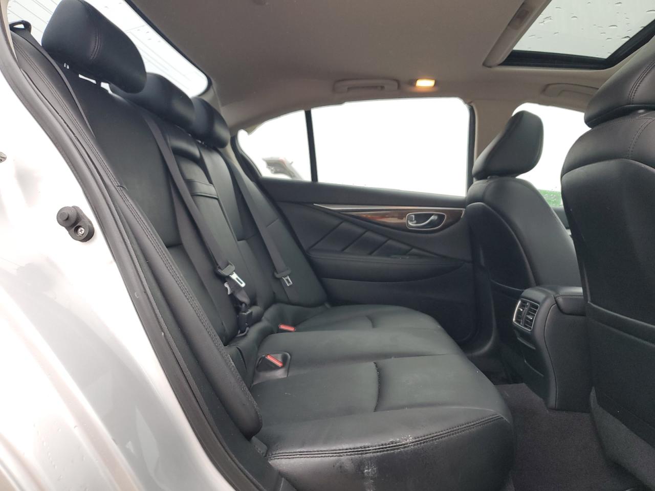 2018 Infiniti Q50 - Image 10
