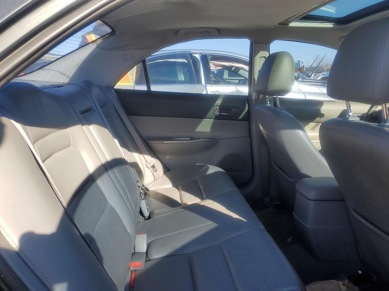 2004 Mazda 6 - Image 10