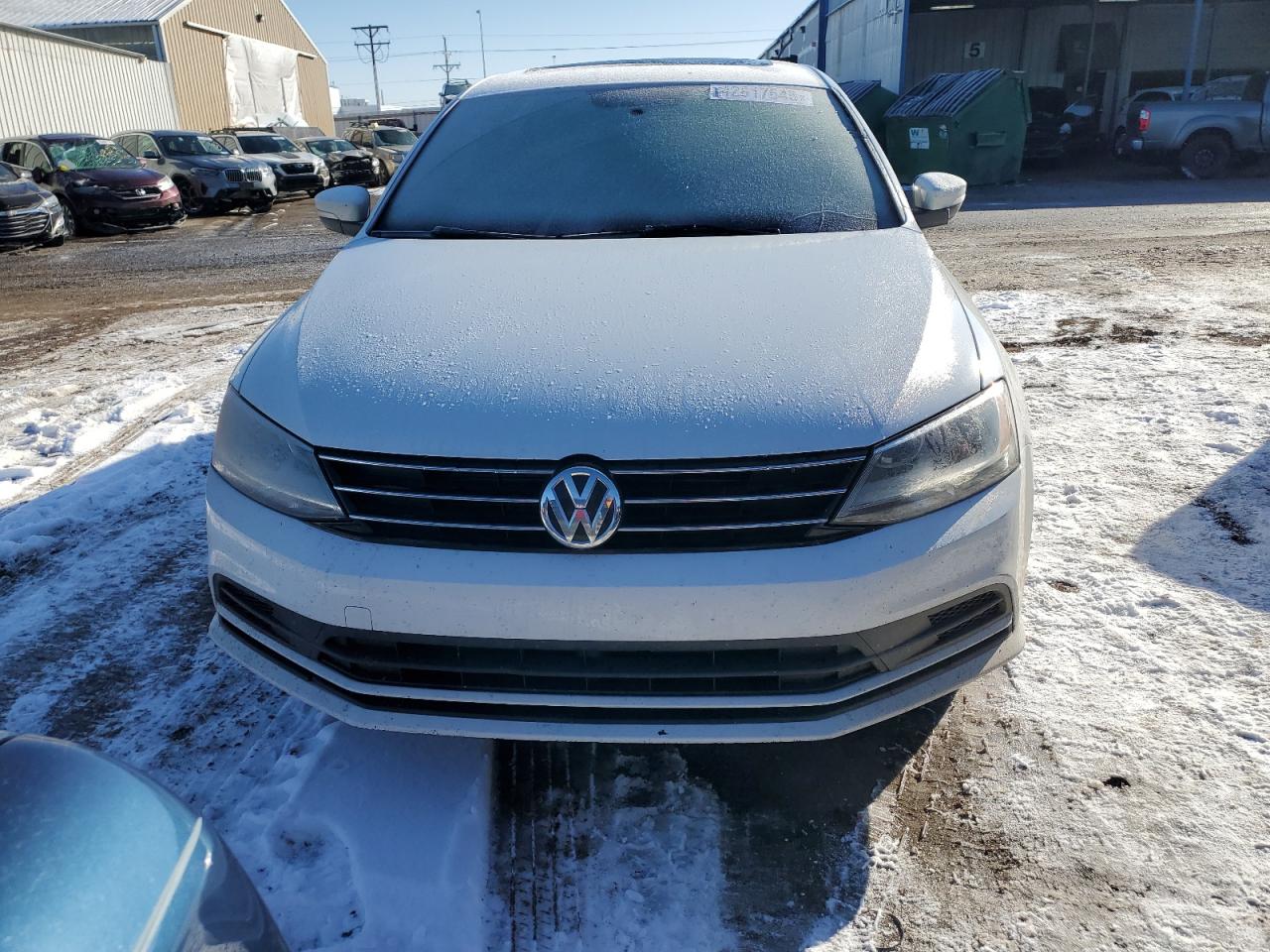 2015 Volkswagen Jetta - Image 5