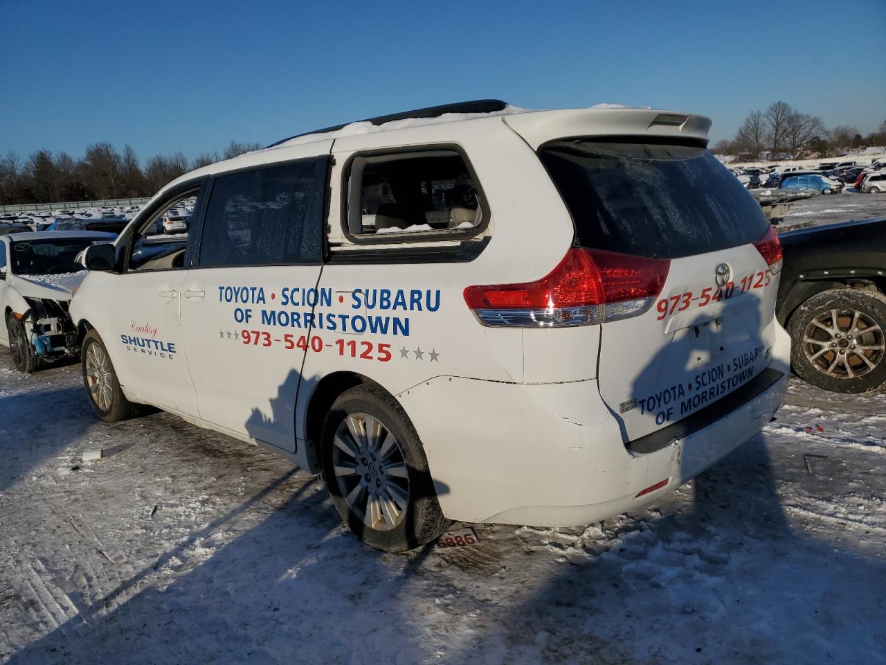 2013 Toyota Sienna - Image 2