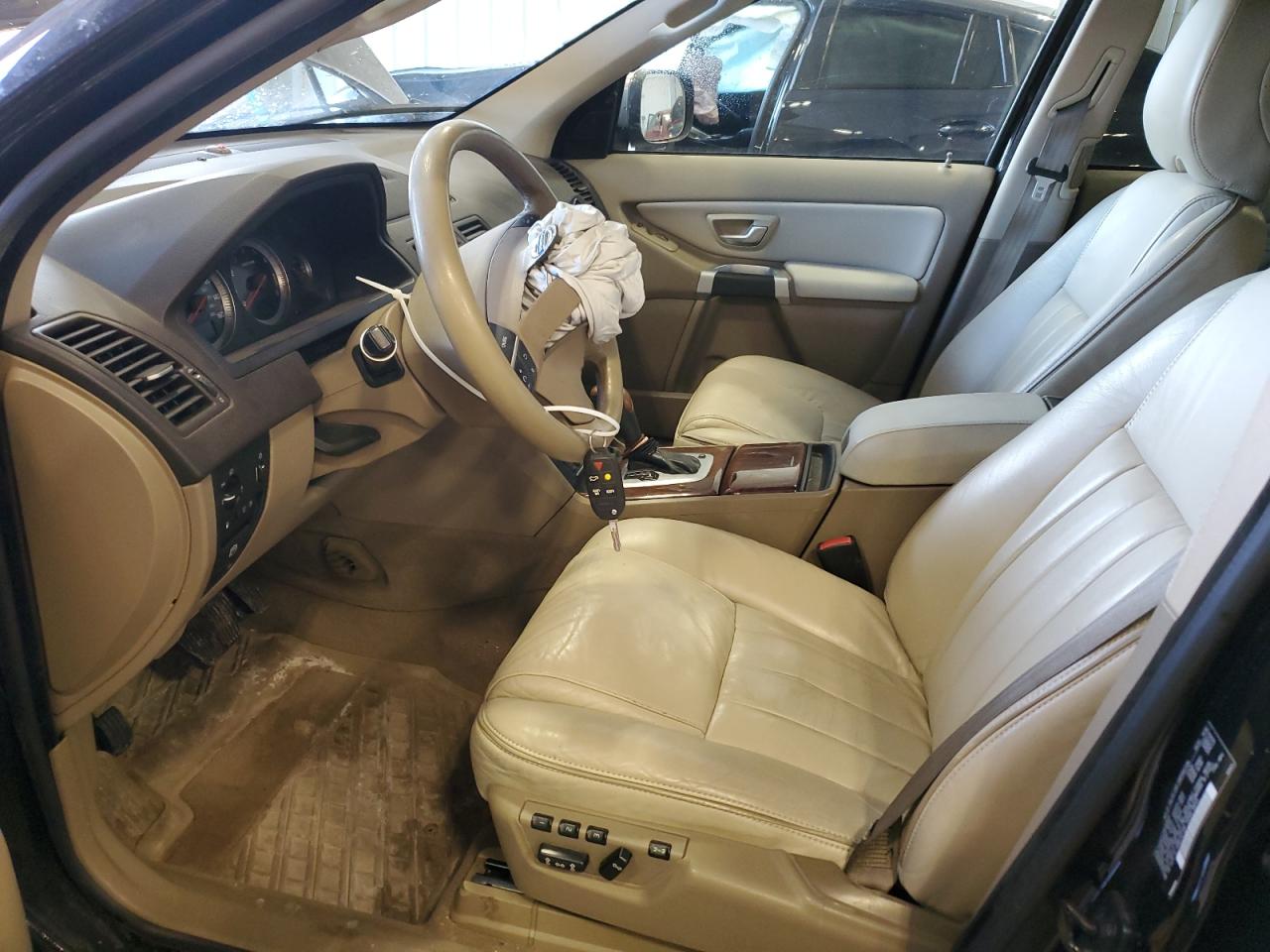 2011 Volvo XC90 - Image 7