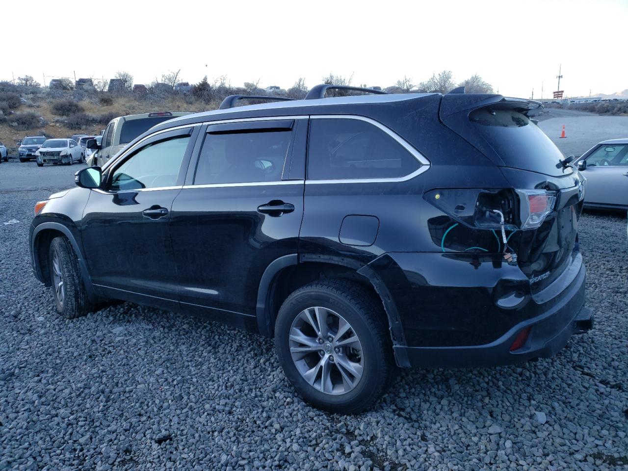 2015 Toyota Highlander - Image 2