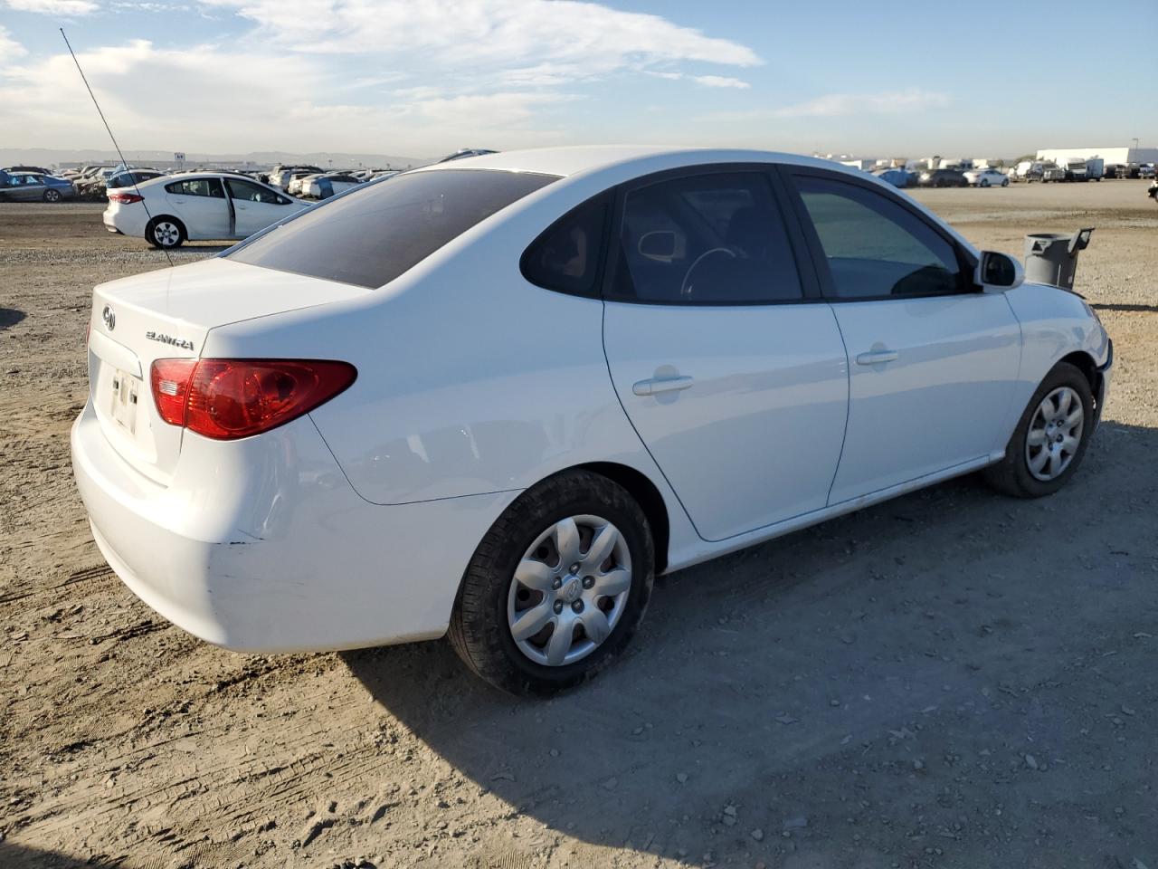2007 Hyundai Elantra - Image 3