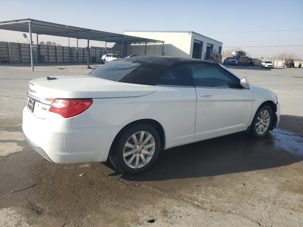 2013 Chrysler 200 - Image 3
