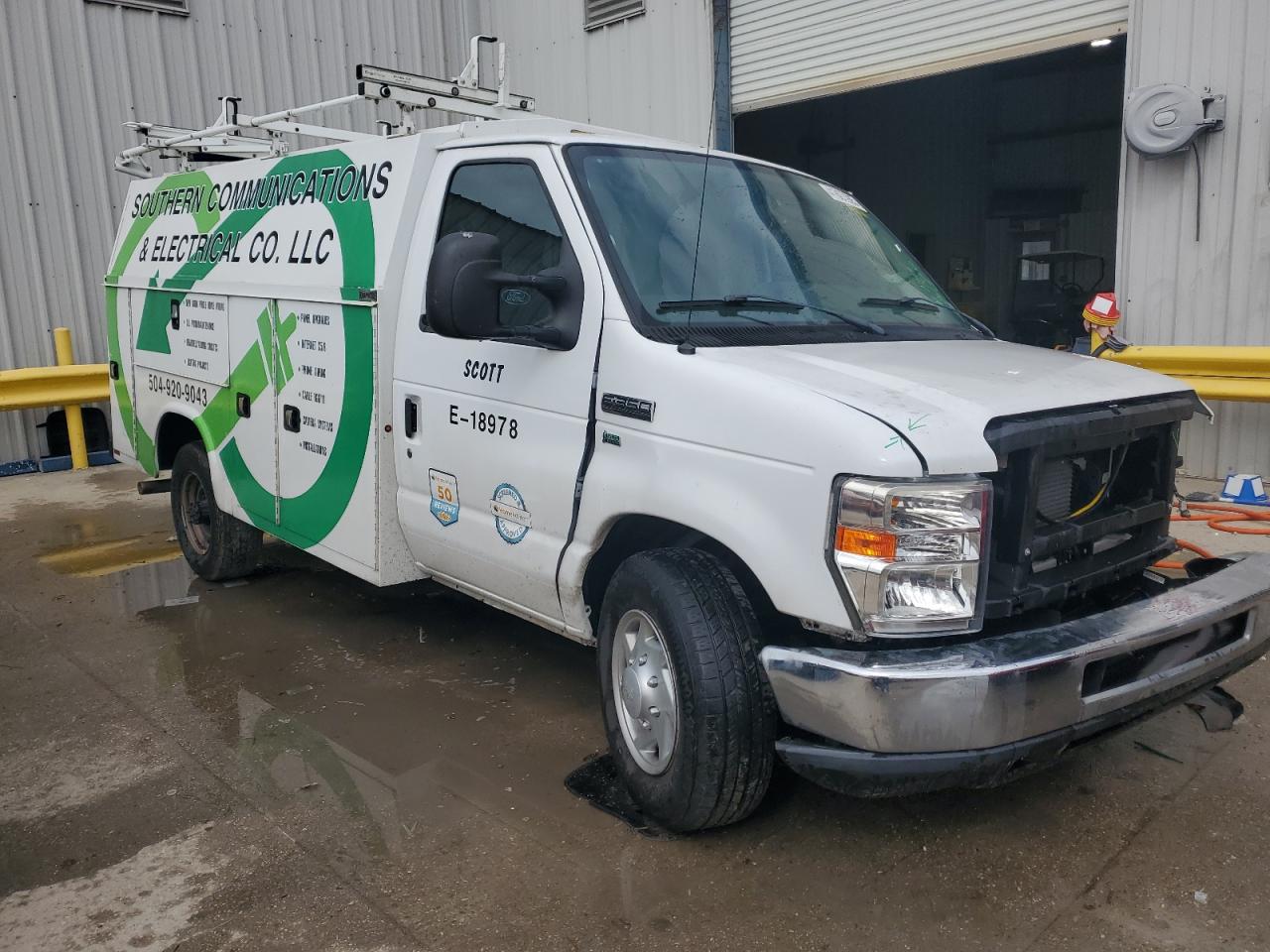 2018 Ford Econoline - Image 4