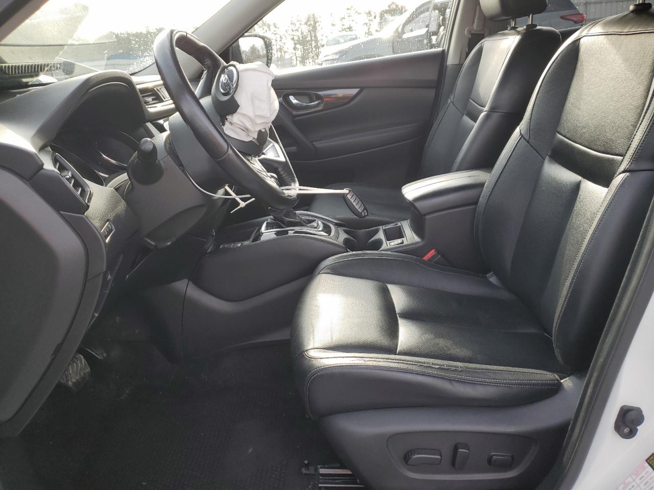 2018 Nissan Rogue - Image 7