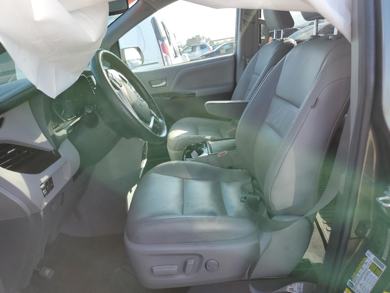 2019 Toyota Sienna - Image 7