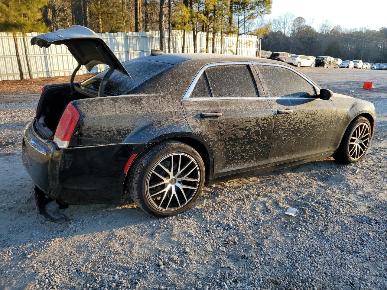 2016 Chrysler 300 - Image 3