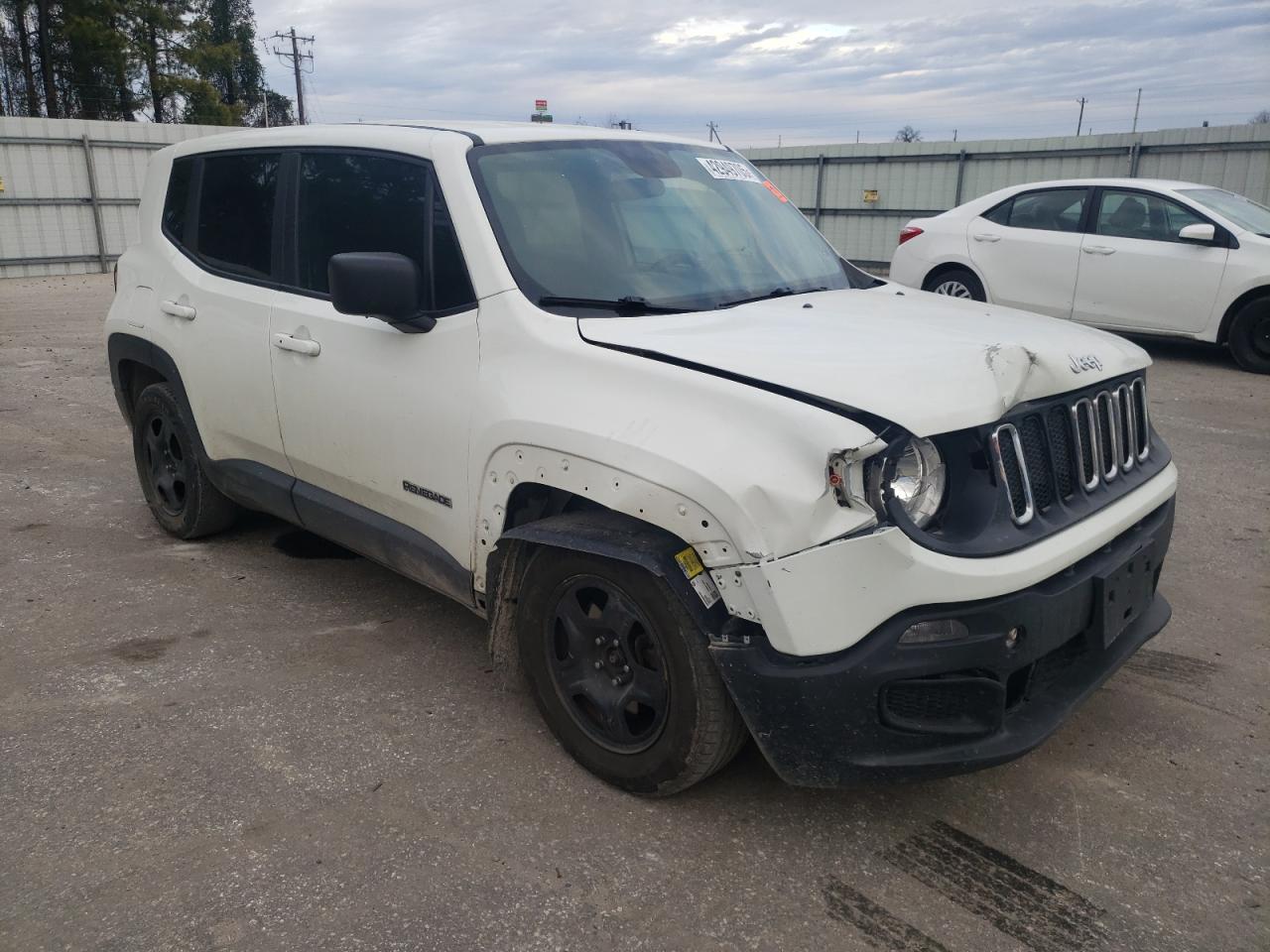 2017 Jeep Renegade - Image 4