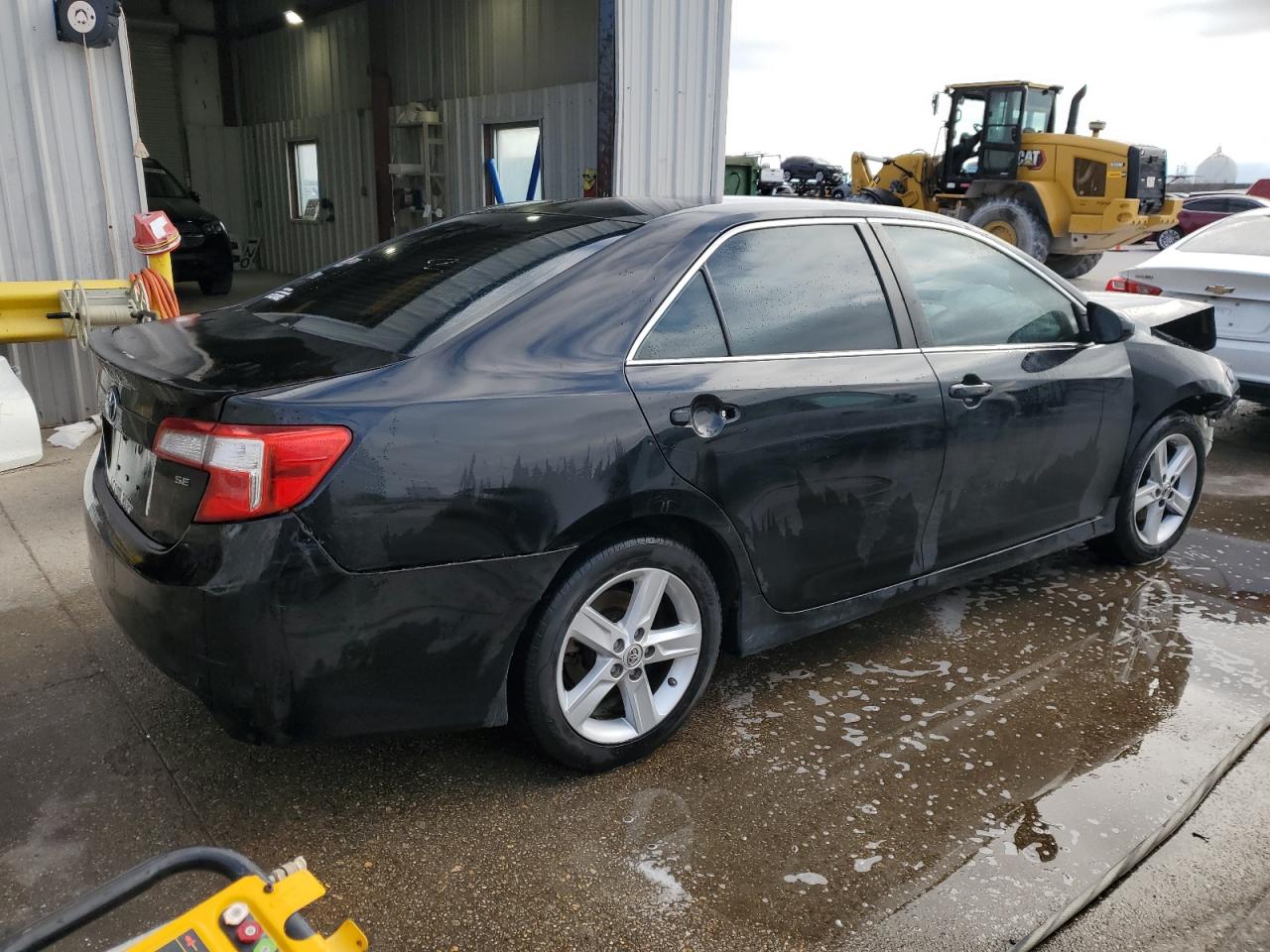 2014 Toyota Camry - Image 3