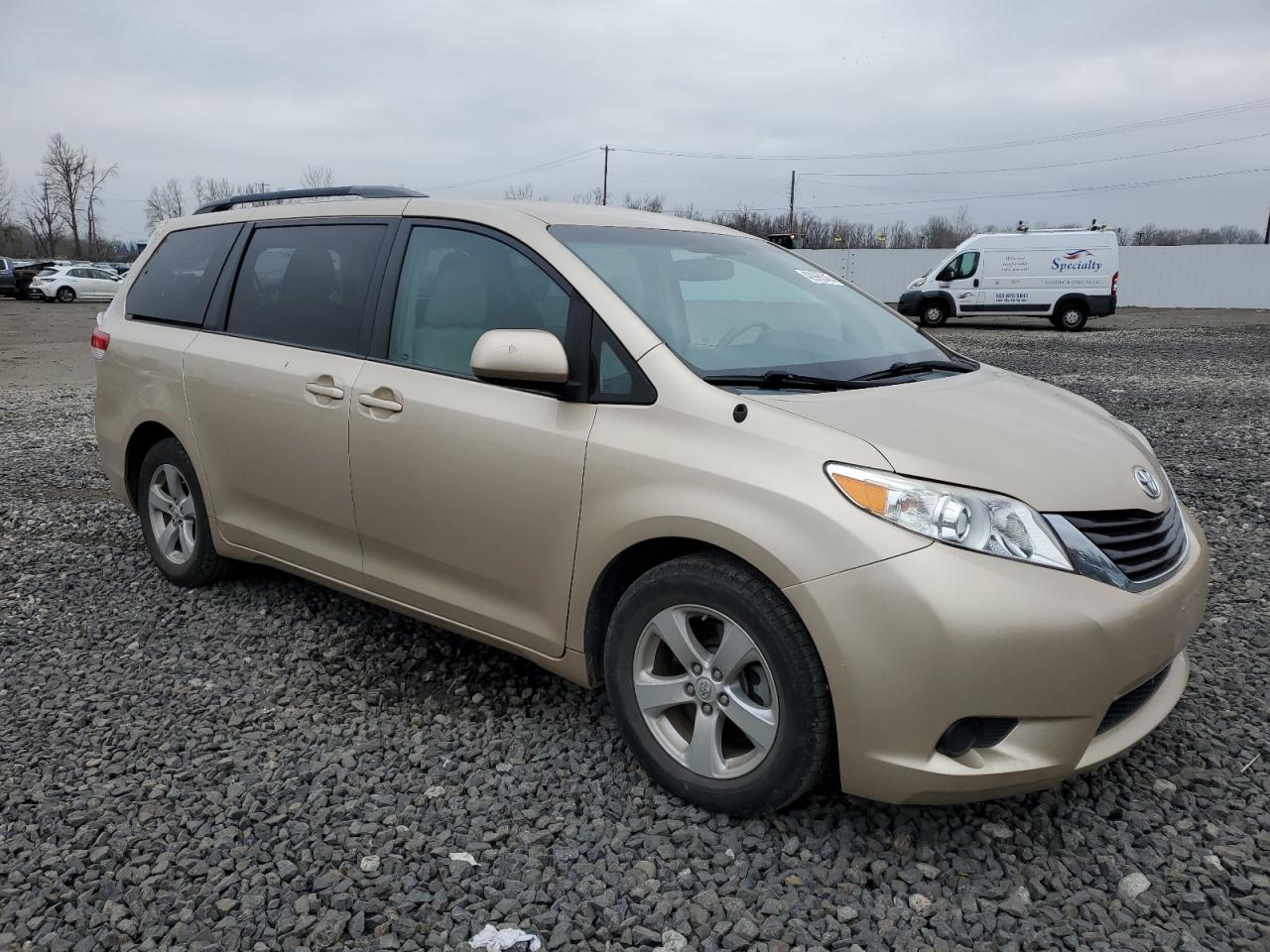 2013 Toyota Sienna - Image 4