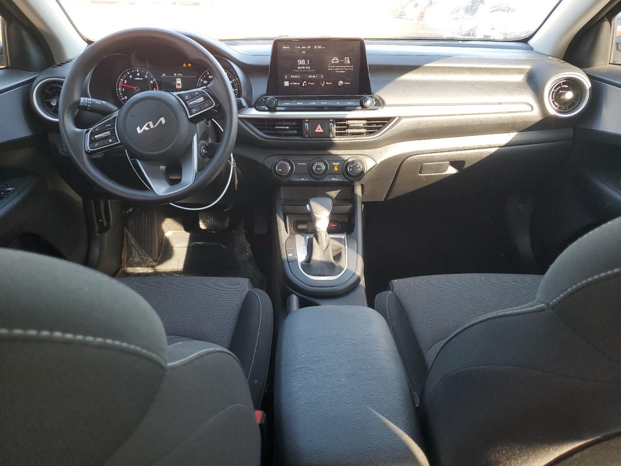 2024 Kia Forte - Image 8