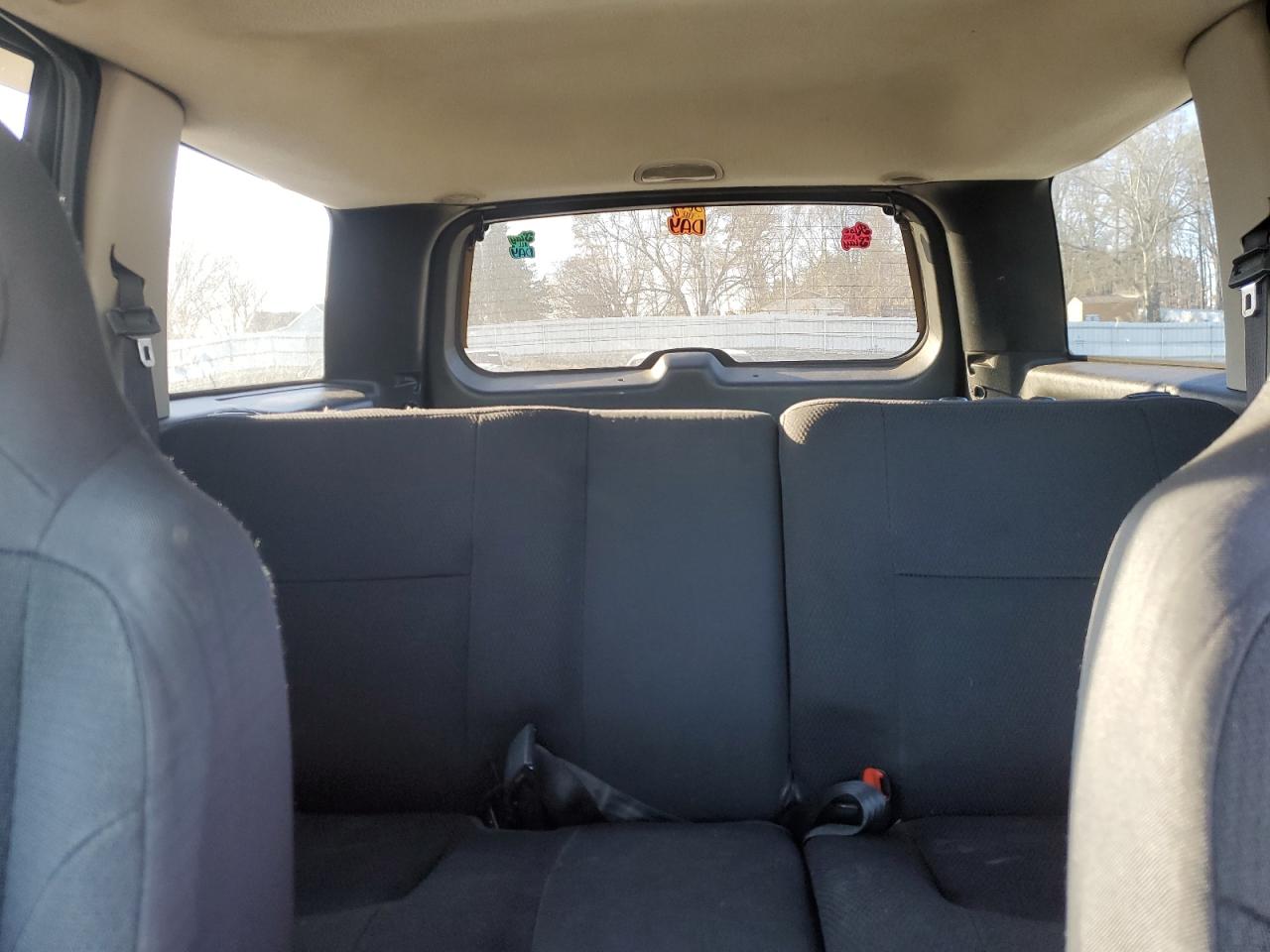 2004 Jeep Grand Cherokee - Image 10
